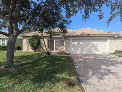 589 NW Waverly Circle