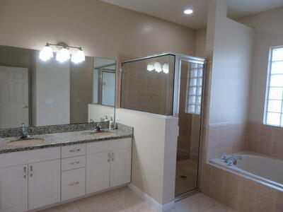 589 NW Waverly Circle, Port Saint Lucie, FL 34983