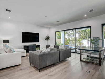 369 Orange Way, West Palm Beach, FL 33405