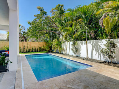 369 Orange Way, West Palm Beach, FL 33405