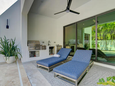 369 Orange Way, West Palm Beach, FL 33405