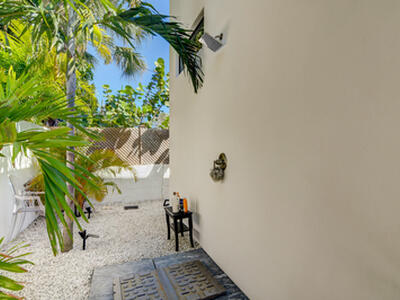 369 Orange Way, West Palm Beach, FL 33405