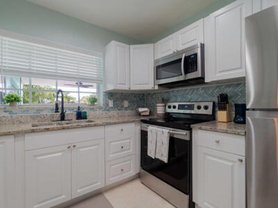 1424 Willow Road, Palm Springs, FL 33406