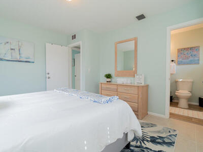 1424 Willow Road, Palm Springs, FL 33406