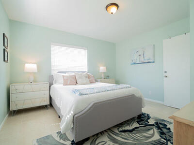 1424 Willow Road, Palm Springs, FL 33406