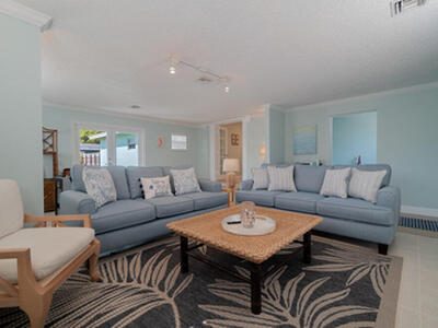 1424 Willow Road, Palm Springs, FL 33406