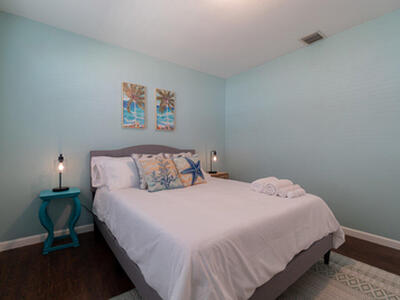 1424 Willow Road, Palm Springs, FL 33406