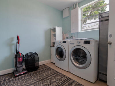 1424 Willow Road, Palm Springs, FL 33406