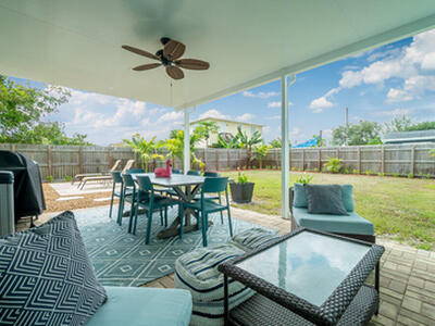 1424 Willow Road, Palm Springs, FL 33406