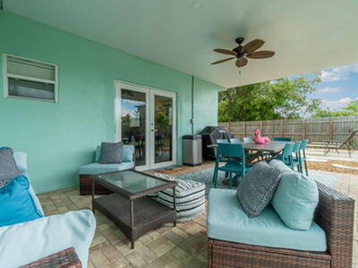 1424 Willow Road, Palm Springs, FL 33406