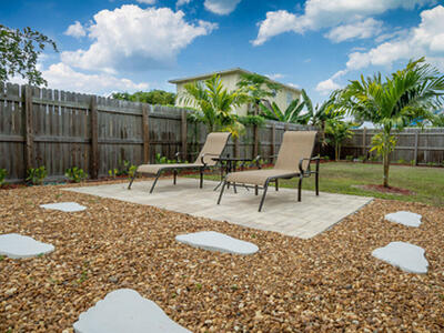 1424 Willow Road, Palm Springs, FL 33406