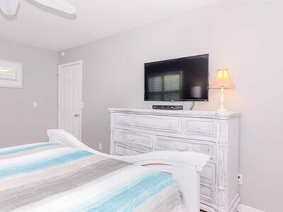 4031 NE Breakwater Drive, Jensen Beach, FL 34957