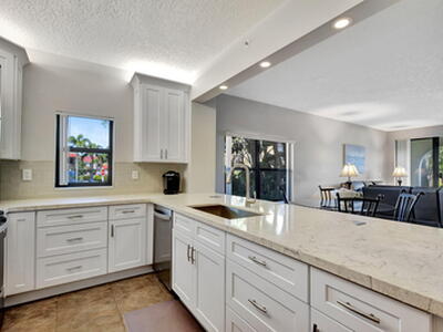 300 Uno Lago Drive, Juno Beach, FL 33408