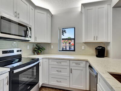 300 Uno Lago Drive, Juno Beach, FL 33408