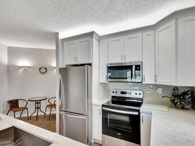 300 Uno Lago Drive, Juno Beach, FL 33408