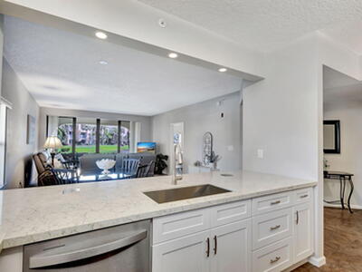 300 Uno Lago Drive, Juno Beach, FL 33408