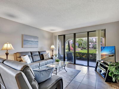 300 Uno Lago Drive, Juno Beach, FL 33408