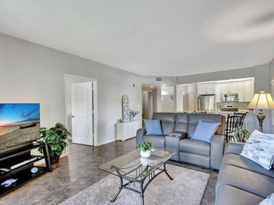 300 Uno Lago Drive, Juno Beach, FL 33408