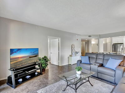 300 Uno Lago Drive, Juno Beach, FL 33408