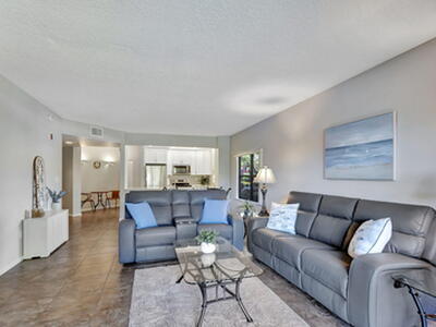 300 Uno Lago Drive, Juno Beach, FL 33408