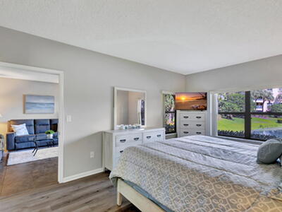 300 Uno Lago Drive, Juno Beach, FL 33408