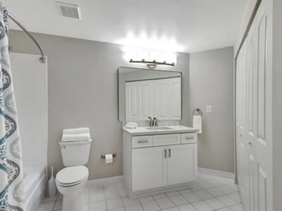 300 Uno Lago Drive, Juno Beach, FL 33408