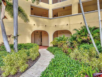 300 Uno Lago Drive, Juno Beach, FL 33408