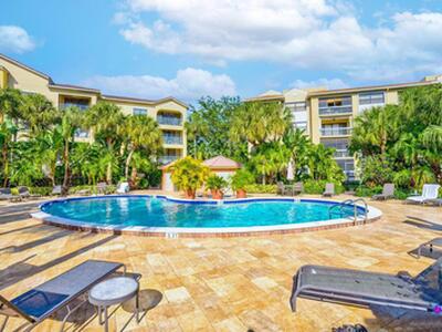 300 Uno Lago Drive, Juno Beach, FL 33408