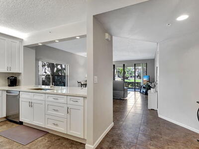 300 Uno Lago Drive, Juno Beach, FL 33408