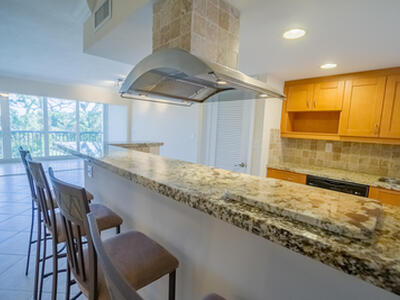 300 E Royal Palm Road, Boca Raton, FL 33432