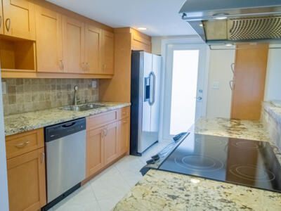 300 E Royal Palm Road, Boca Raton, FL 33432