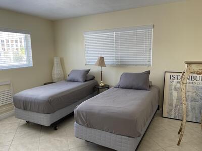 300 E Royal Palm Road, Boca Raton, FL 33432