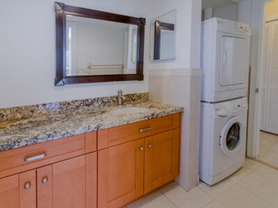 300 E Royal Palm Road, Boca Raton, FL 33432