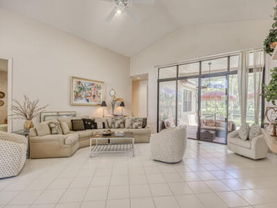 10080 Dover Carriage Lane, Wellington, FL 33449