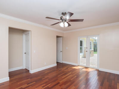 374 Linda Lane, West Palm Beach, FL 33405