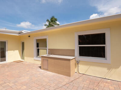 374 Linda Lane, West Palm Beach, FL 33405