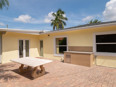 374 Linda Lane, West Palm Beach, FL 33405