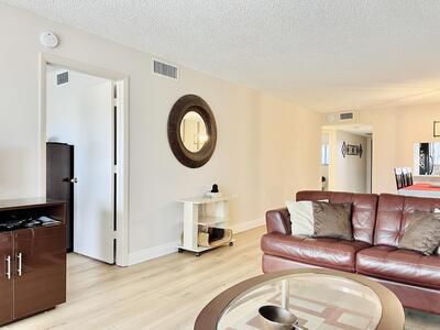 4725 Lucerne Lakes Boulevard E, Lake Worth, FL 33467