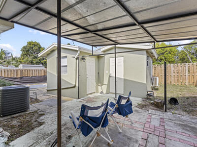 3717 Pinewood Avenue, West Palm Beach, FL 33407