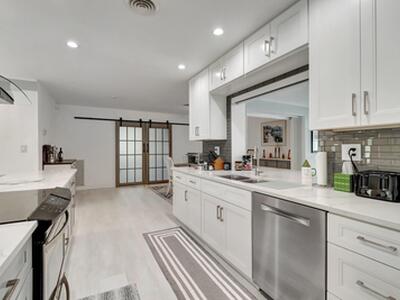 4450 NE 23rd Avenue, Lighthouse Point, FL 33064