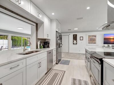 4450 NE 23rd Avenue, Lighthouse Point, FL 33064