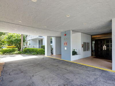 500 Executive Center Drive, West Palm Beach, FL 33401