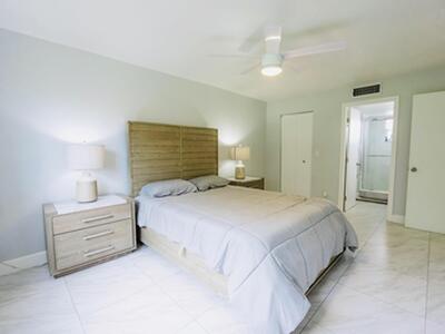 725 Lori Drive, Palm Springs, FL 33461