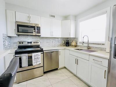 725 Lori Drive, Palm Springs, FL 33461