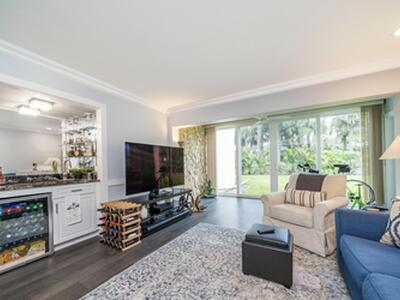 1814 Presidential Way, West Palm Beach, FL 33401