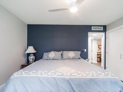 1814 Presidential Way, West Palm Beach, FL 33401