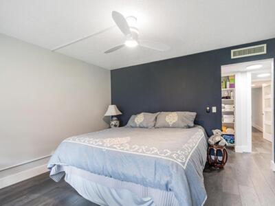 1814 Presidential Way, West Palm Beach, FL 33401