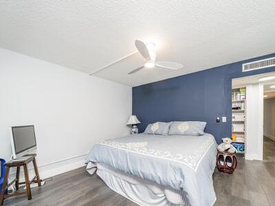 1814 Presidential Way, West Palm Beach, FL 33401