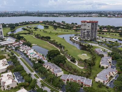 1814 Presidential Way, West Palm Beach, FL 33401