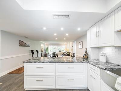 1814 Presidential Way, West Palm Beach, FL 33401